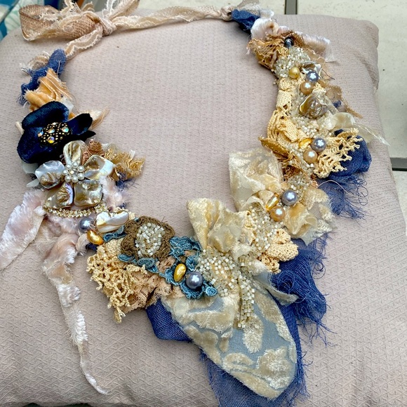 jewelry designer handmade Jewelry - Exquisite jewelry designer handmade beaded necklace with silk velvet and pearls